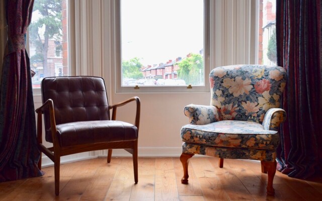 3 Bedroom Cottage Near Botanical Gardens