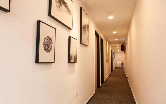 OYO M Design Hotel Taman Pertama