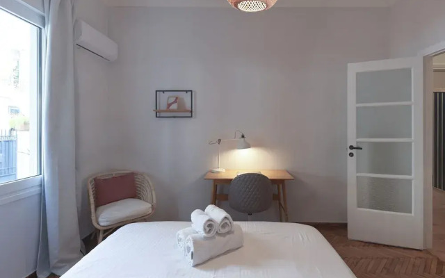 New Stylish Apartment Near St. George Sq