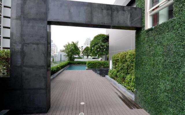 Cozy Studio Walk to BTS Free Wi-Fi Great Location