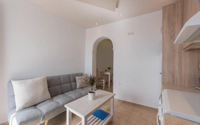 Santorita Suites