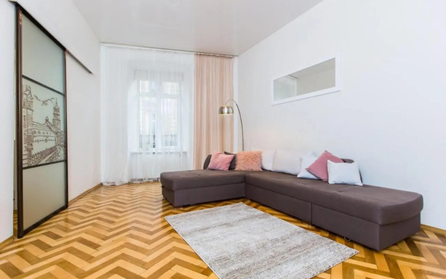 SoVA apartment str Gnatyuka 18