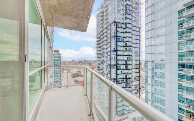 Luxury Condo With City Views Near Stampede Park