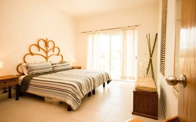 Las Olas 304 by PRP