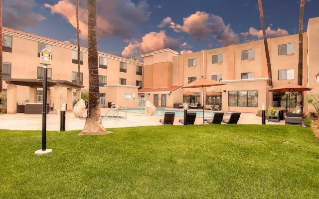Quality Inn & Suites North- Legoland Area