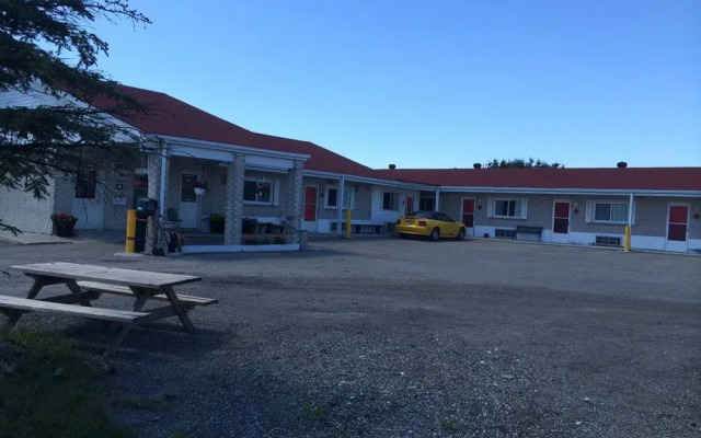 Shelburne Motel