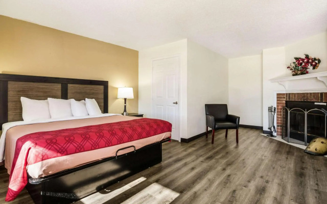 Econo Lodge Glade Springs I-81