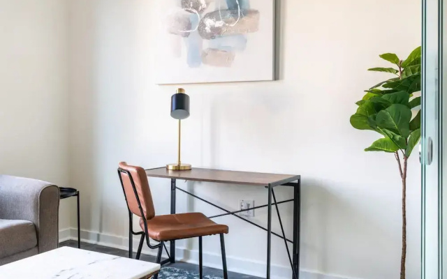 Kasa Inviting Studio Work Friendly Alexandria