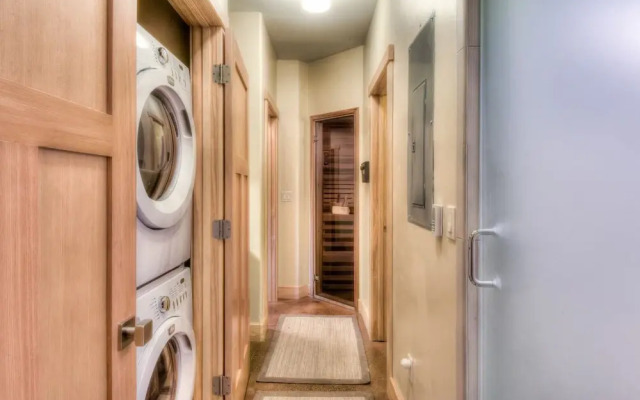 Shining Shire - Sauna, Steam Shower, Very Cool!