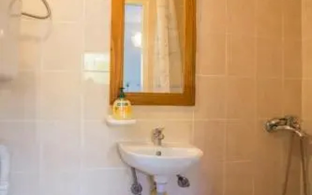Holiday House Macic