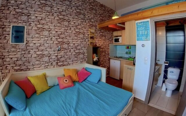 Beach Shack Studio s&l