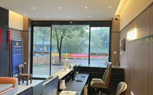 Jiuhao B&B (Guilin Liangjiang Airport Store)