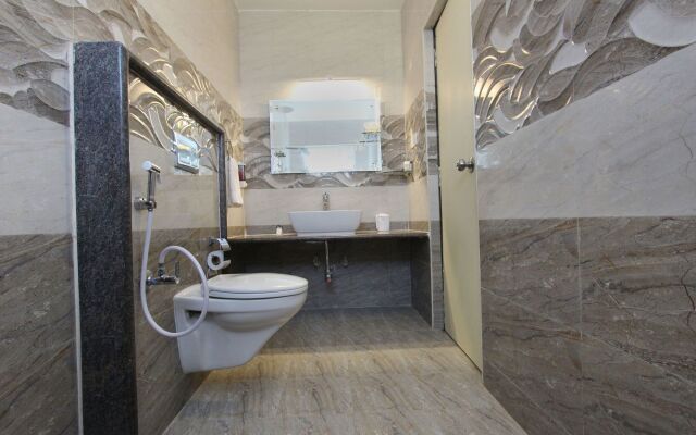 OYO 4429 Vee Suites