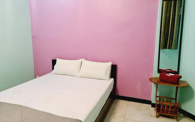 Royal Land Mae Klong Hotel