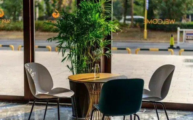 Superior Hotel (Wuhu University Town Store)