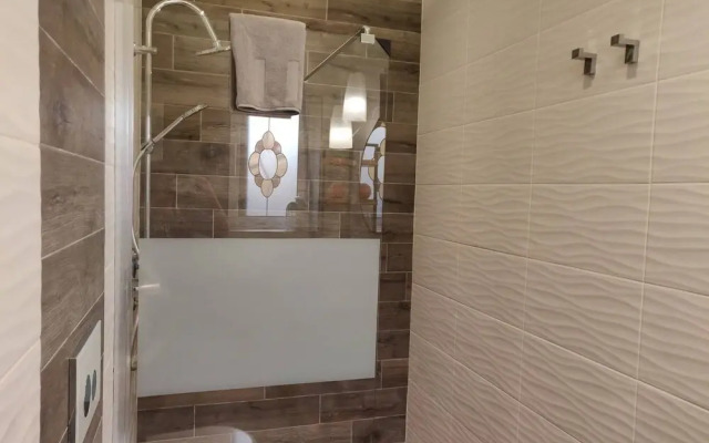 "Romantic Small Townhouse In The Three Cities"