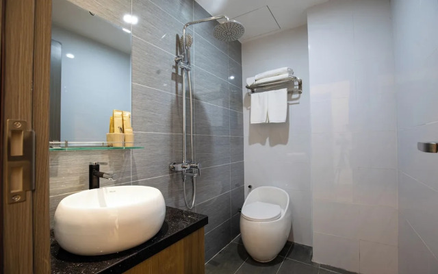 FIRST Studio Hotel Da Nang