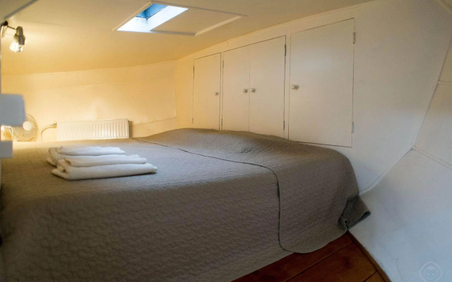 Houseboat apartments - Canal Belt East area