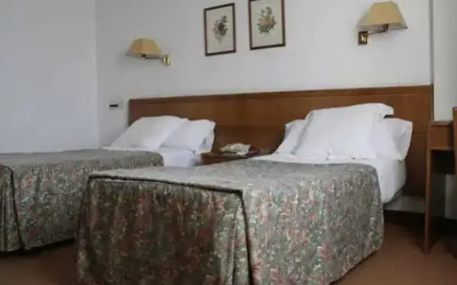 Hostal Gran Via Levante
