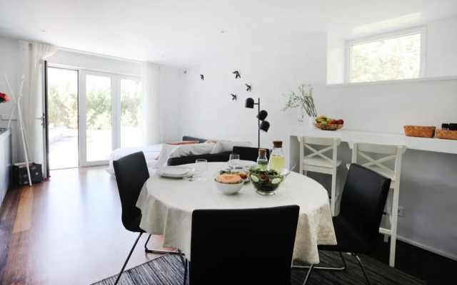 Santa Joana Apartment with garden and heated pool