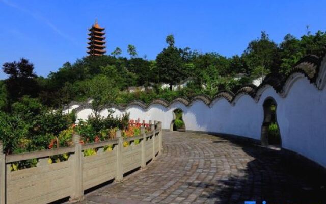 MOUNT WELL RESORT HOTEL Light Luxury Hotel (Chongqing Happy Valley Halo Shopping Park)