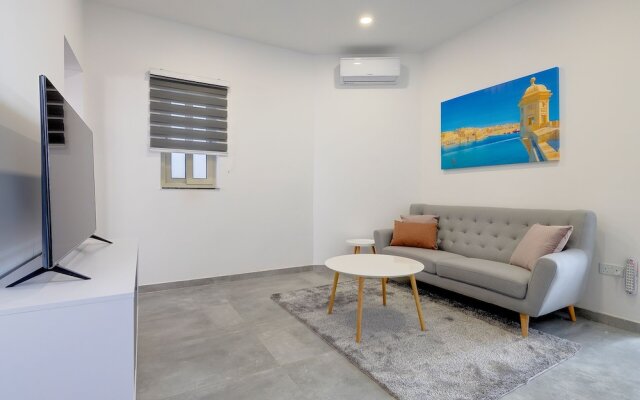 Perfect Location, Modern 2BR Apartment