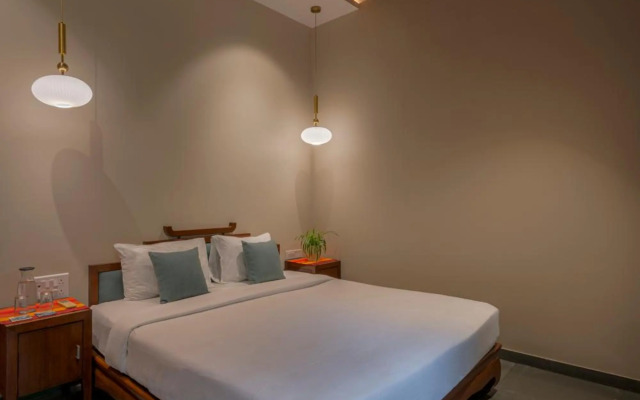 SaffronStays Red Brick House, Panchgani - rustic villa with huge lawn and terrace