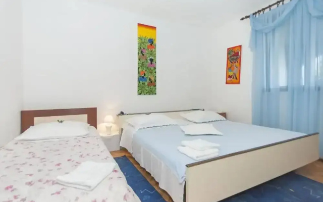 Apartment Maks