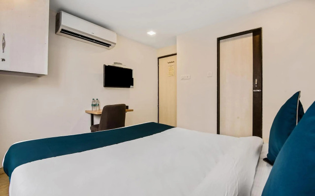 OYO SilverKey 76611 Nirsukh Palace