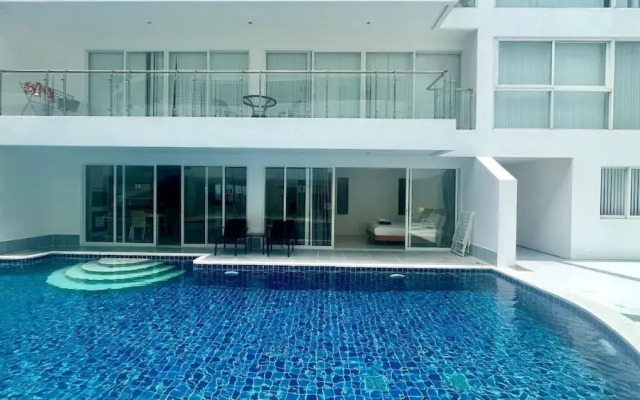 B6 1 Bedroom 1 Bath Partial Seaview at Karon