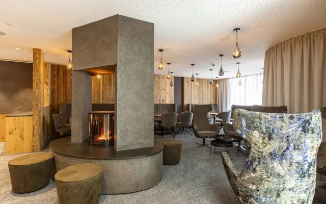 Charming Apartment 850 m From ski Area