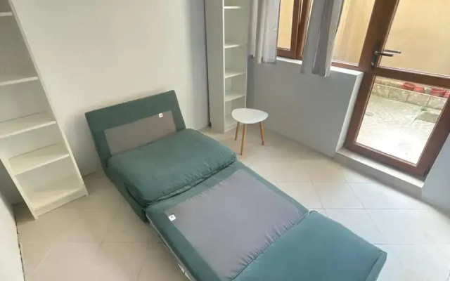 Top Center 2-BR Apartment with lovely Outdoor Area
