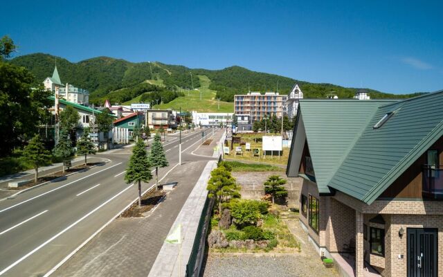 Ht House Furano by H2 Life
