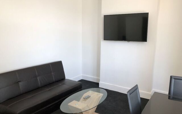 Glasgow Airport Holiday Home