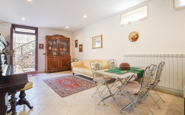 Stunning Apartment in Bari With 3 Bedrooms and Wifi