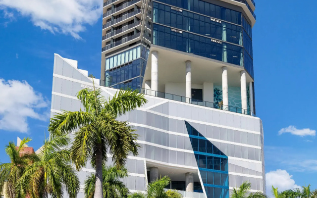The Elser  Miami