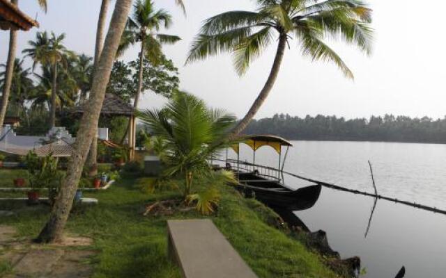 Breeze Backwater Homes - Homestay & Resort