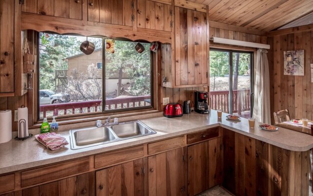 3 Bears Cabin - Two Bedroom Cabin