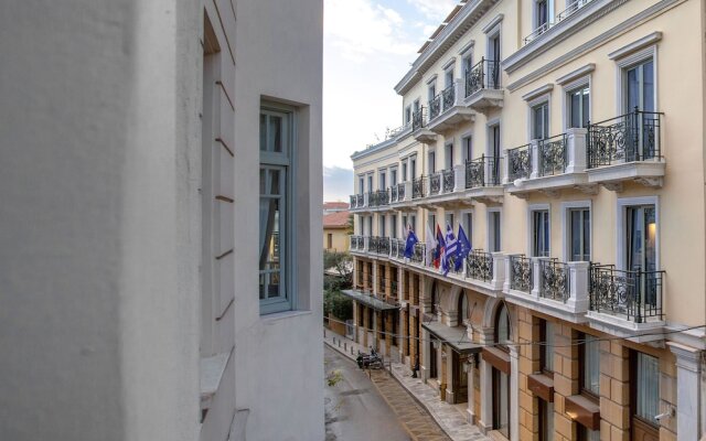 Neoclassical Apartment near Syntagma - Plaka by GHH
