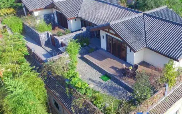 Mount Emei View Hot Spring Soup House