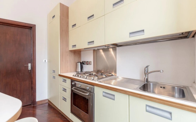 South Ken Apartment by BaseToGo