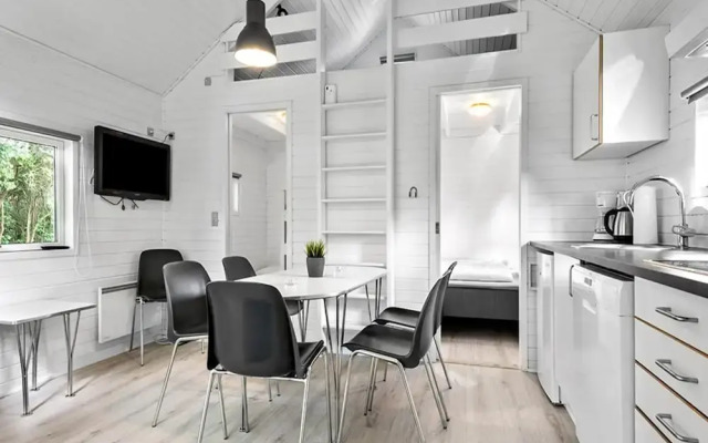 6 Person Holiday Park Home in Malling