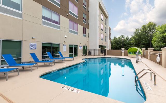 Holiday Inn Express & Suites Greenville S- Piedmont, an IHG Hotel