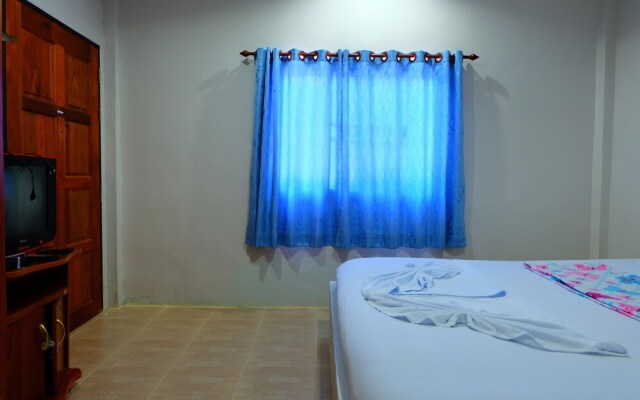 Ruan Chompoo Resort