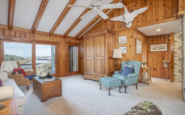 Coastal Casa 2 Bedroom Home