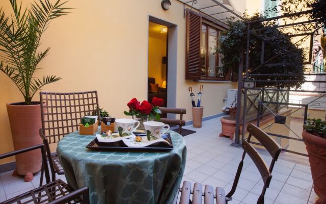 The Golden House Florence Suite