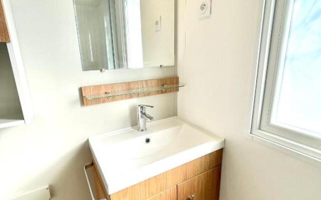 Mobil-home tout beau tout neuf, camping 4*, plage à pied !