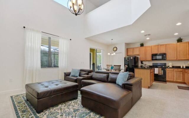 6 bedroom luxury home at Veranda Palms