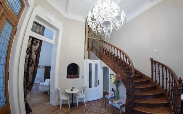 Grand Petit Casa Hotel