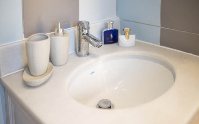 Seabreeze Villa - with Jacuzzi & heated pool